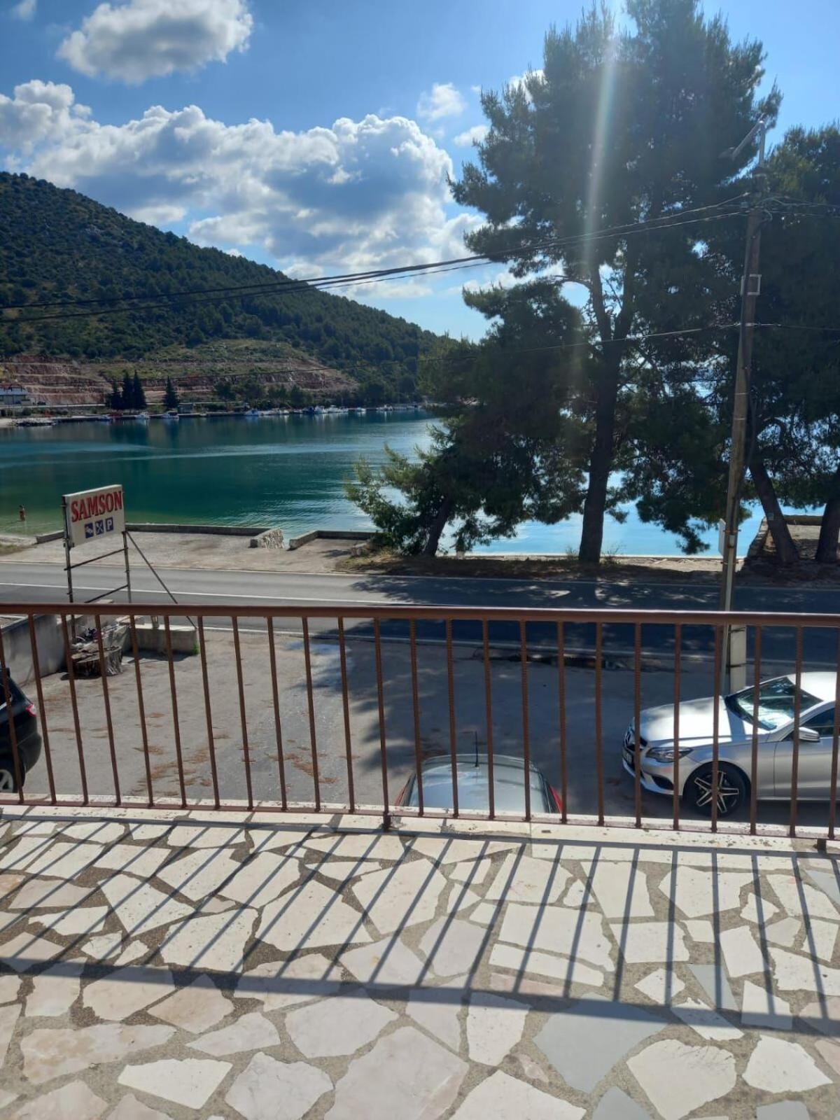 מרינה Apartments Martina מראה חיצוני תמונה
