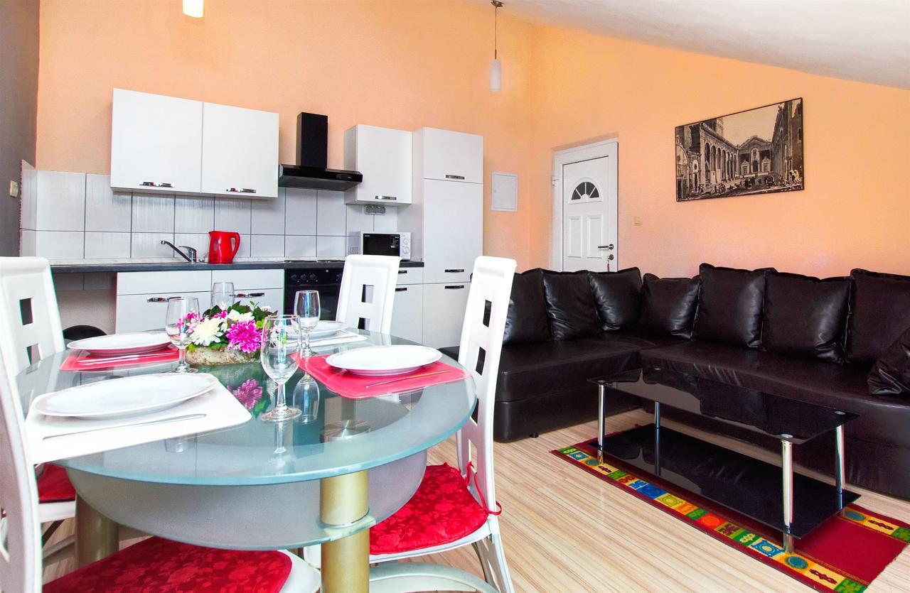 מרינה Apartments Martina מראה חיצוני תמונה